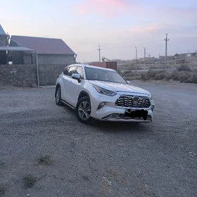 Toyota Highlander 2022
