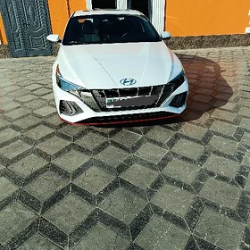 Hyundai Elantra 2022