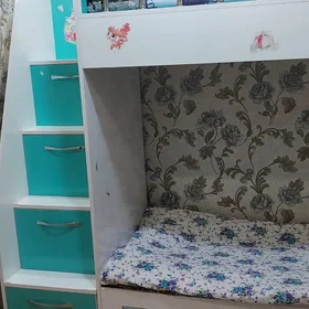 двухъярусная кровать