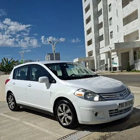 Nissan Versa 2012