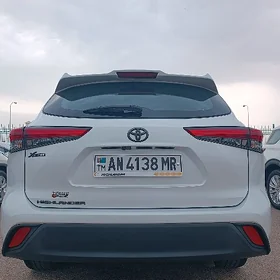 Toyota Highlander 2022