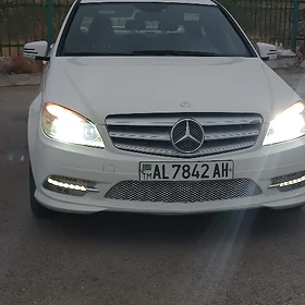 Mercedes-Benz C300 2010