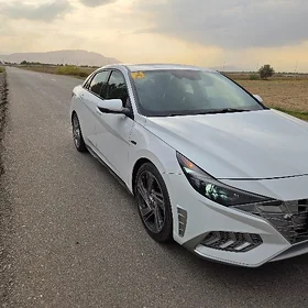 Hyundai Elantra 2023
