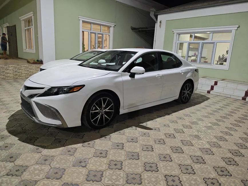 Toyota Camry 2023 - 1