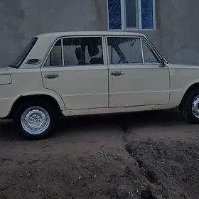 Lada 2104 1980