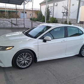 Toyota Camry 2020