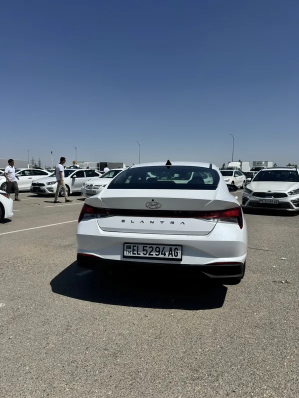 Hyundai Elantra 2022 - 1