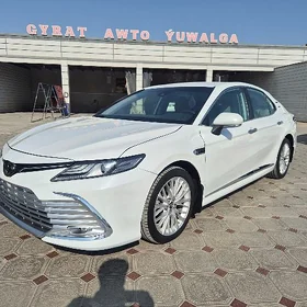 Toyota Camry 2020