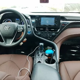 Toyota Camry 2021