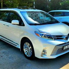 Toyota Sienna 2017