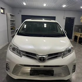 Toyota Sienna 2018