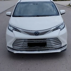 Toyota Sienna 2021