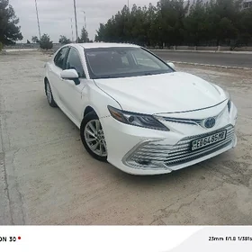Toyota Camry 2021