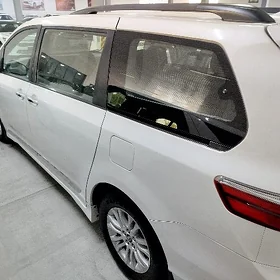 Toyota Sienna 2019