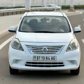 Nissan Versa 2012