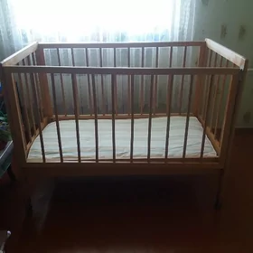 Детская кровать и стул
