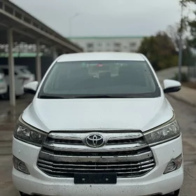 Toyota Innova 2021