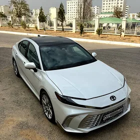Toyota Camry 2025