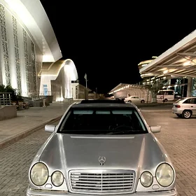 Mercedes-Benz E320 1999