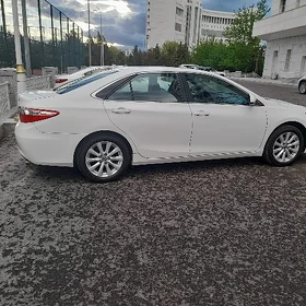 Toyota Camry 2017