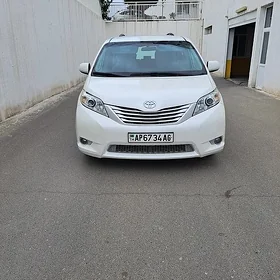 Toyota Sienna 2013