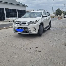 Toyota Highlander 2019
