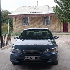 Toyota Camry 2001