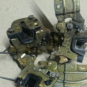 OPEL ASTRA ZAMOK MORDA