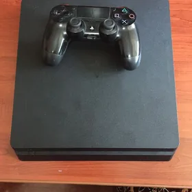 PS4 Slim