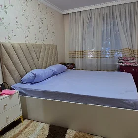 спальня кровать