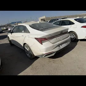 Hyundai Elantra 2023