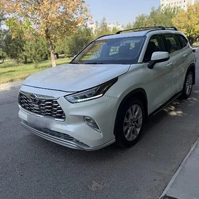 Toyota Highlander 2021