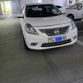 Nissan Versa 2012