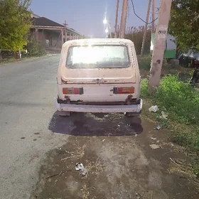 Lada Niva 1988