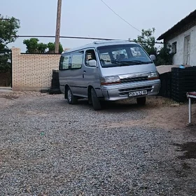 Toyota Hiace 1989