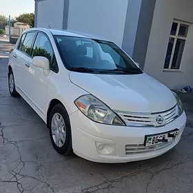 Nissan Versa 2011