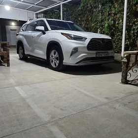 Toyota Highlander 2021