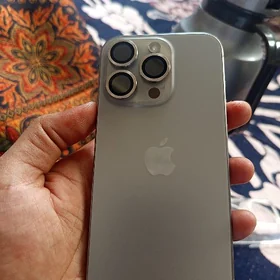 iPhone 15 pro titan