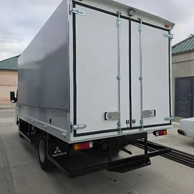 Mitsubishi Canter 2025