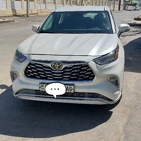 Toyota Highlander 2021