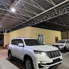 Toyota Land Cruiser Prado 2021