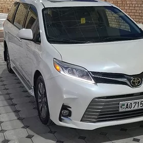 Toyota Sienna 2020