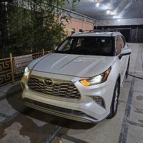 Toyota Highlander 2022