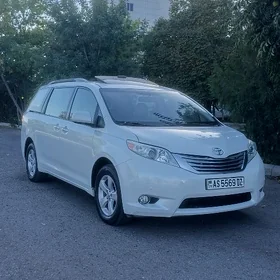 Toyota Sienna 2010