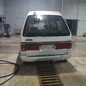 Toyota Hiace 1990