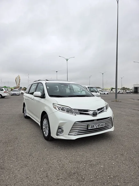 Toyota Sienna 2018 - 1