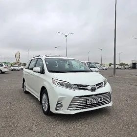 Toyota Sienna 2018