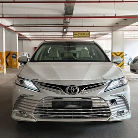 Toyota Camry 2024