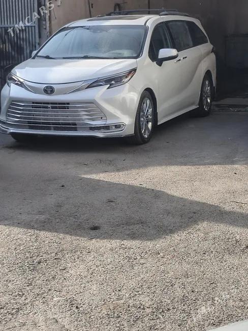 Toyota Sienna 2022 - 1
