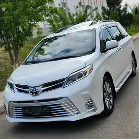 Toyota Sienna 2017